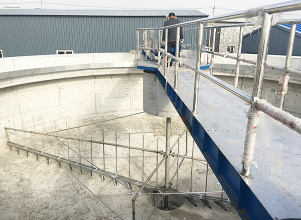 博宇環保-中心傳動刮泥機.jpg 博宇環保-中心傳動刮泥機.jpg