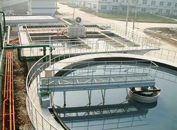 博宇環保-半橋式周邊傳動刮泥機.jpg 博宇環保-半橋式周邊傳動刮泥機.jpg