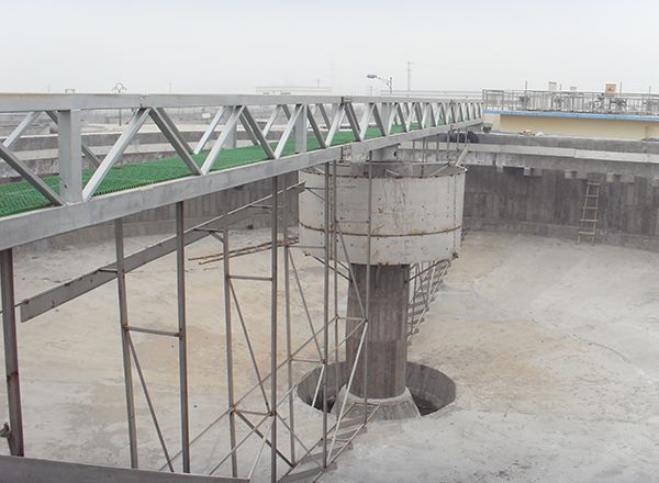 全橋式周邊傳動刮泥機