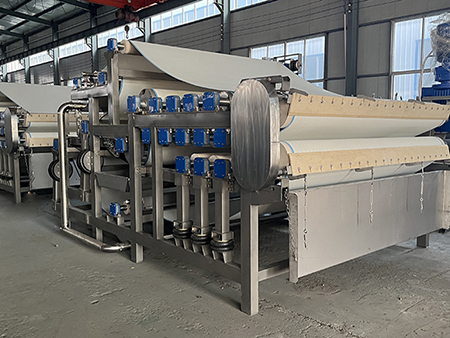 博宇環保-帶式果汁壓榨機.jpg 博宇環保-帶式果汁壓榨機.jpg