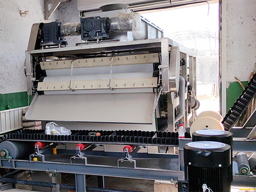 博宇環(huán)保-高壓帶式深度脫水機(jī).jpg 博宇環(huán)保-高壓帶式深度脫水機(jī).jpg